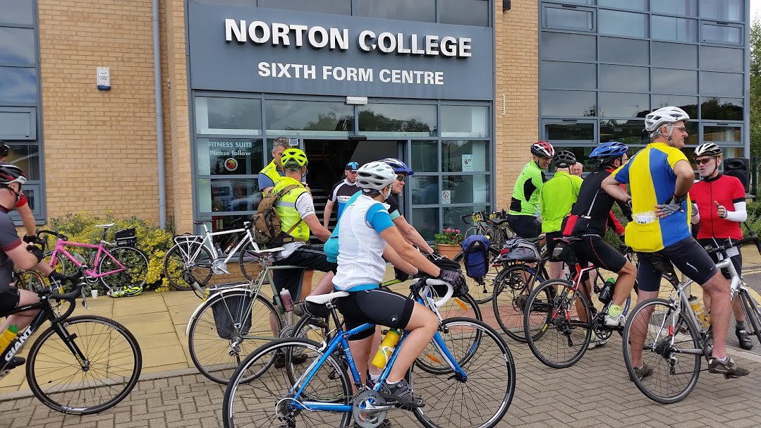 Cyclists lining up at the start at Norton College